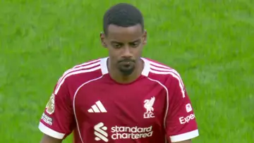 Breaking News: Liverpool fans are convinced that one particular player is deliberately avoiding passing to Alexander Isak.